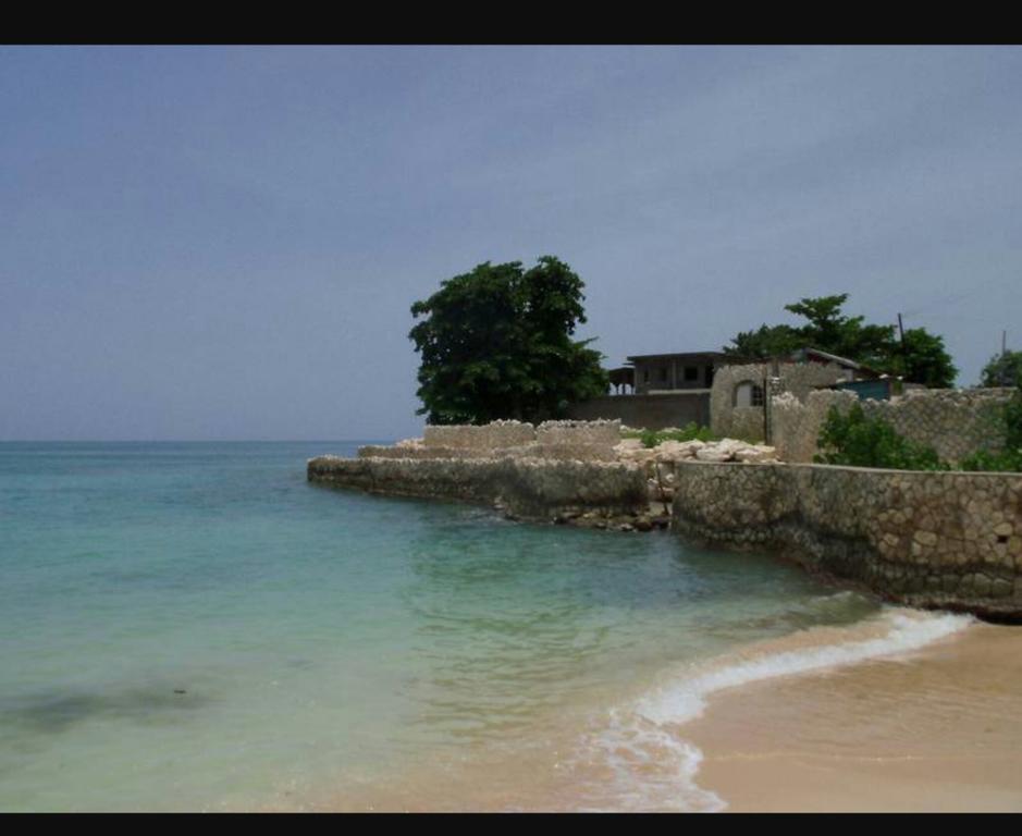 Shades Cottage Guesthouse Blue Hole 外观 照片