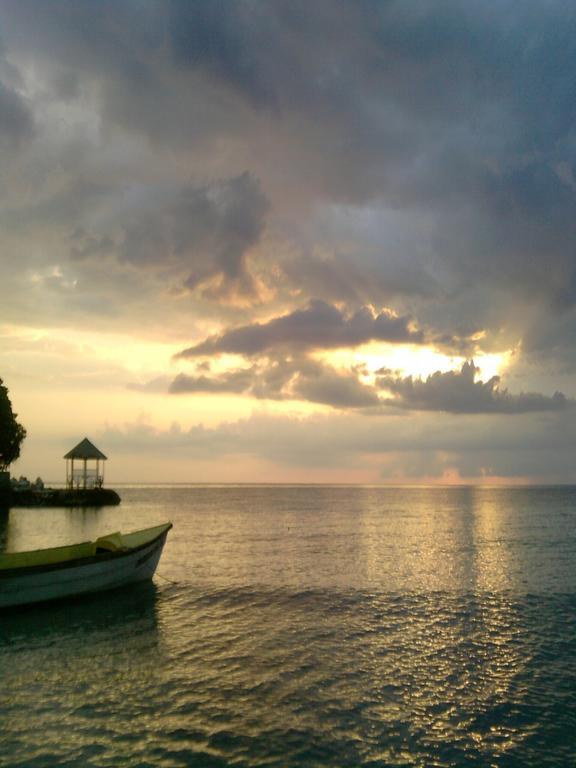 Shades Cottage Guesthouse Blue Hole 外观 照片