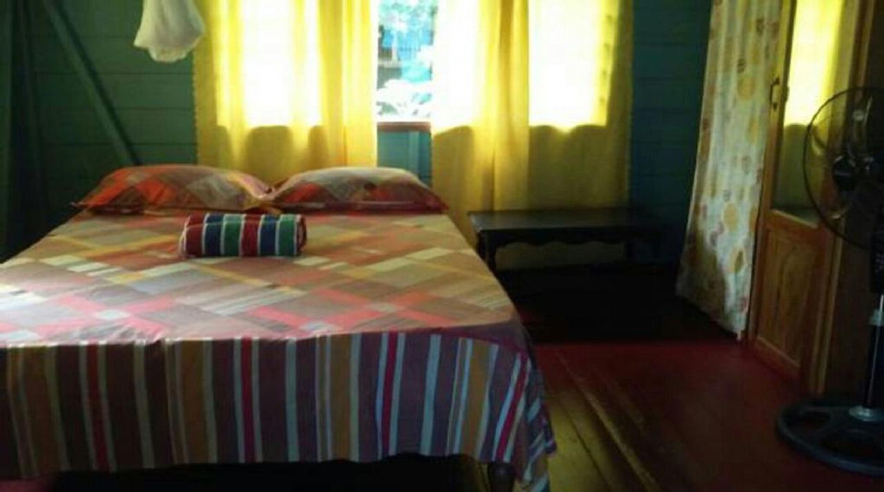 Shades Cottage Guesthouse Blue Hole 外观 照片