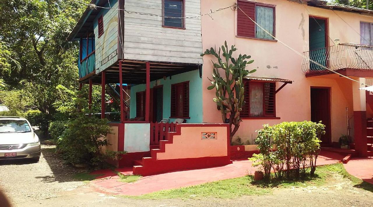 Shades Cottage Guesthouse Blue Hole 外观 照片
